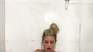 Tameeka Shower Dildo OF