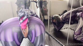 Lilyana @floortank anal masturbation