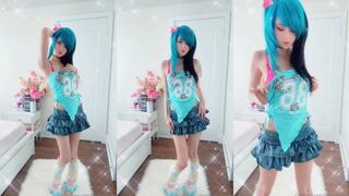 itsuwuhoney - boob flash