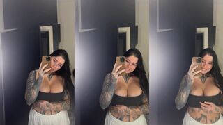 andeemind bouncy bare tits in mirror