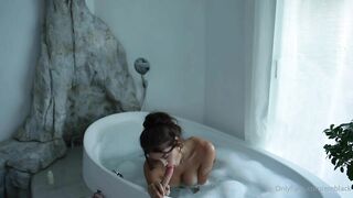 Emily Black / Emblack Bath Squirt Onlyfans