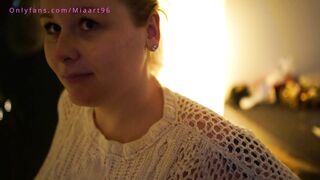 Miaart Pregnant Girl Decorates A Christmas