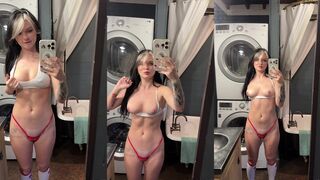 PeachJars takes a hot selfie