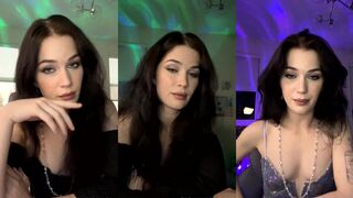 Evelyn Claire — OnlyFans Valentine’s Day stream