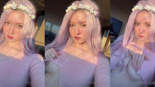 Nymphetty shows her tits