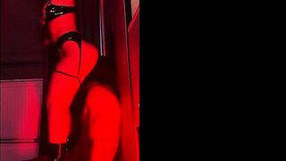 SmotherQueen takes Shaft