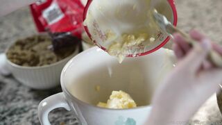K.L.XOXO OF - Getting Messy In The Kitchen
