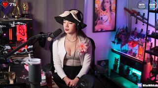 MissMikkaa Sexy Tits Cleavage Twitch Clip And Pics