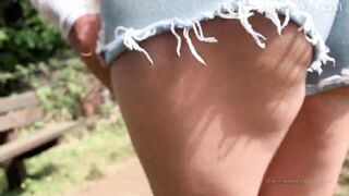 Hannah B threesome in field