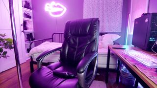 aynmarie at Chaturbate October-19-2024_02-18-35