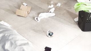 Rebecca de Winter - Mommy Finds your Dirty Sock