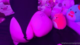 petgothgf pussy tease