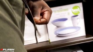 CUTE STORE GIRL 2 UFLASH