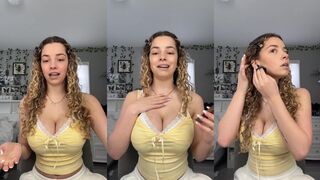 Kira Pregiato Cleavage Live