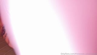 Sexy British babe woods bg sauna quickie